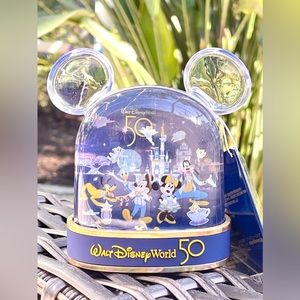 WDW 50th Anniversary collection Mickey & Minnie Snowball